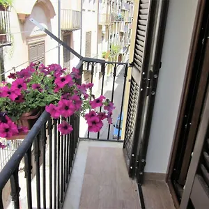 Icalderai 3*, Palermo Italien