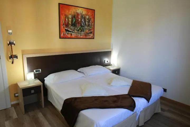 Hotel Lauro Gravedona