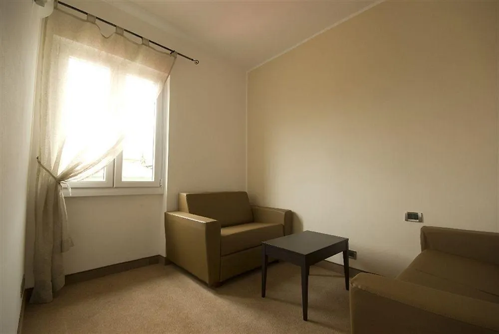 Hotel Lauro Gravedona 3*,  Italien
